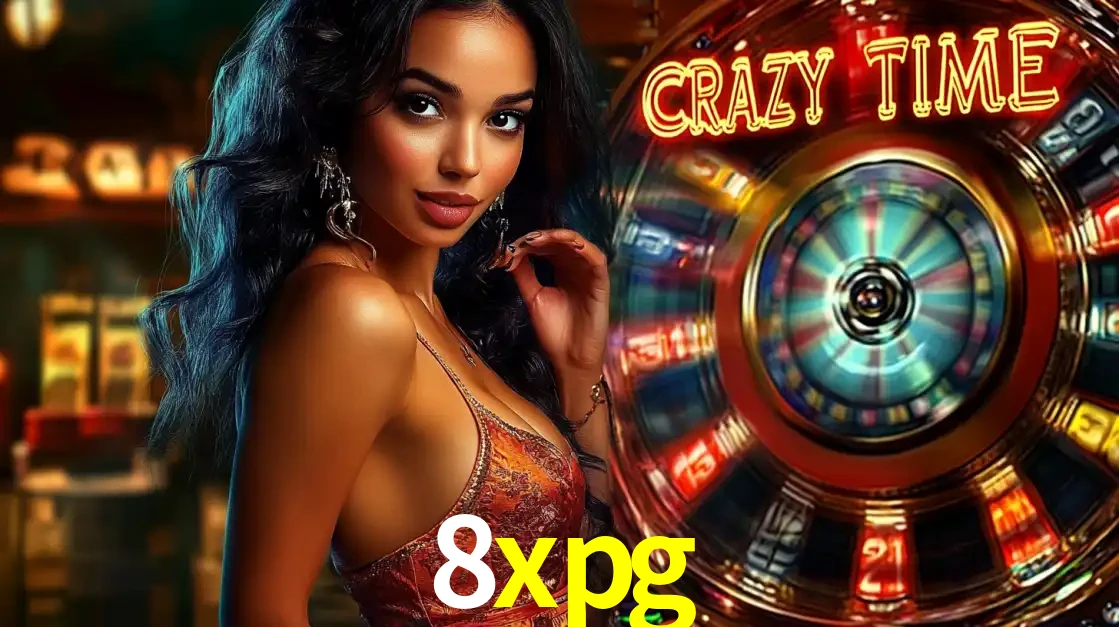 Mulher elegante ao lado da vibrante roda da fortuna do jogo de cassino ao vivo Crazy Time, um dos game shows mais populares e cheios de prêmios do 8xpg.